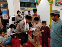 Gelar Maulid Nabi Muhammad SAW 1445 H, Kapolres Pelalawan Ajak Jamaah Masjid Baitussalamah Tauladani Akhlak Rasulullah