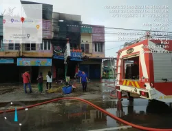 Polisi Selidiki Penyebab Kebakaran di Ruko Aufar Baby Shop Kuansing
