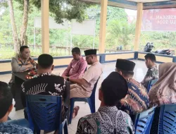 Meski Lalui Hutan Terjal, Kapolsek XIII Koto Kampar Tetap Semangat Laksanakan Cooling System