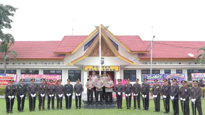 Kapolres Pelalawan Pimpin Pelepasan Purna Bakti dan Pengantar Tugas Personel Polres Pelalawan