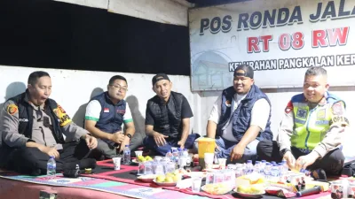 Naik Motor dan Sambangi Pos Kamling, Kapolres Pelalawan Himbau Masyarakat Jaga Situasi Kamtibmas