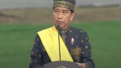 Gunakan Baju Kesultan Melayu Riau, Presiden Jokowi Pimpin Peringatan Hari Lahir Pancasila 2024 di Dumai