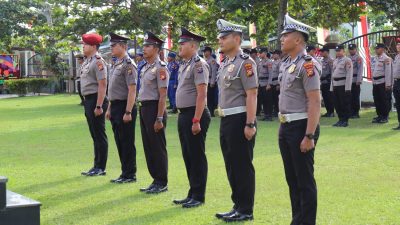 Bersempena HUT Bhayangkara ke-78, 35 Personil Polres Pelalawan Dinaikkan Pangkatnya Setingkat Lebih Tinggi