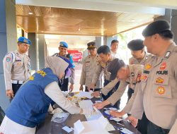 Propam dan Si Dokkes Laksanakan Pengecekan Urine Terhadap Personil Polres Kuansing