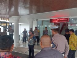 Satgas Preventif Lakukan Pengawalan Pemberangkatan Logistik Pilkada ke Cikarang