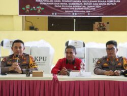 Pastikan Pleno PPK Berjalan Aman dan Lancar, Kapolres Pelalawan Tinjau Langsung Rapat Pleno Tingkat PPK