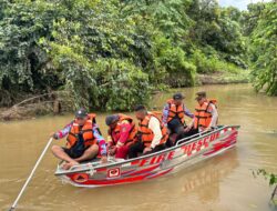 Polsek Anggana Tangani dan Evakuasi Kasus Korban Tenggelam di Kutai Lama