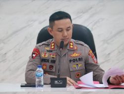 Polres Pelalawan Gelar Press Conference Perkembangan Penyelidikan Lakalantas di Desa Segati