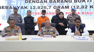 Aman 12,8 Kg Sabu, Polda Riau Tangkap Kurir Narkotika Jaringan Internasional