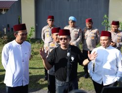 Penanaman Pohon Bersama Ustad Abdul Somad dan Rocky Gerung Warnai Pagi di Halaman Mapolda Riau