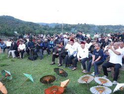 Dialog Lingkungan Hidup UAS dan Rocky Gerung di Tanjung Belit