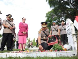 Kapolda Riau Pimpin Upacara Ziarah dan Tabur Bunga Peringati Hari Bhayangka Ke – 79