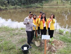Kapolda Riau Hadiri Green Action Penanaman 300 Pohon di Kampus Unilak