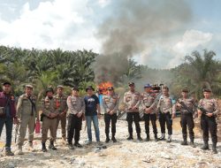 Wakapolda Riau Pimpin Langsung Operasi PETI di Hulu Kuantan, Puluhan Alat Tambang Dimusnahkan