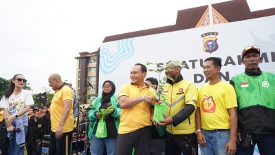 Pererat Silaturahmi, Polda Riau Olahraga hingga Makan Bareng Ratusan Ojol
