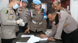 Polda Kaltim Gelar Tes Urine Personel untuk Deteksi Dini Penyalahgunaan Narkoba