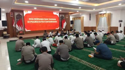 Polres Kutai Kartanegara Gelar Pengajian Rutin Malam Sabtu, Perkuat Iman dan Kebersamaan