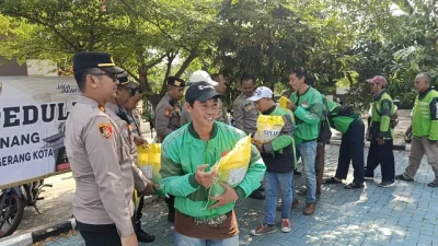 Jumat Peduli Polsek Pinang Polres Metro Tangerang Kota Bersama Komunitas Ojol Pinang-Kunciran: Jaga Warga, Jaga Lingkungan, Jaga Aturan, Jaga Amanah