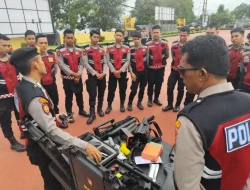 Wujudkan Polisi Humanis, Sat Samapta Polres Kukar Gelar Pengenalan Alat Kendali Massa