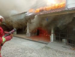 Pasar Kuok Hangus Terbakar, Polsek Bangkinang Barat Pasang Policeline