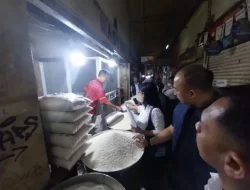 Satgas Saber Polda Metro Jaya Cek Harga dan Ketersediaan Bapokting di Pasar Jakarta Barat Jelang Idul Fitri