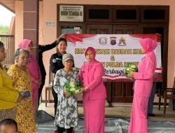 Polwan dan Bhayangkari Polda Kaltim Berbagi, Salurkan Bantuan Gula kepada Warga Sepinggan Baru