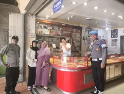 Sapa Warga di Jalan Diponegoro dan Maduningrat, Polsek Tenggarong Ingatkan Bahaya Judi Online