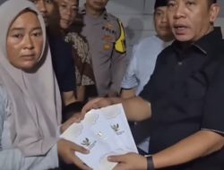 Karawang Berduka, Bupati Haji Aep Saepuloh Datangi Rumah Duka Korban Laka Majalengka