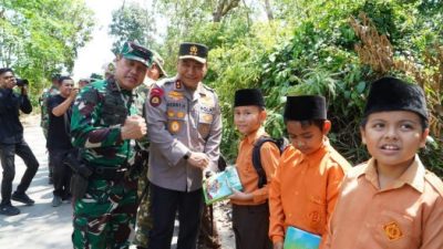 Pangdam Tuanku Tambusai dan Kapolda Riau Tunjukkan Soliditas TNI–Polri dalam TMMD ke-127