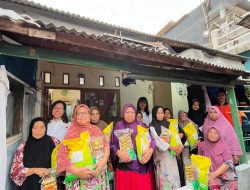 Berbagi di Hari Kartini, Listrikklik.com Salurkan Bantuan Sembako ke Warga