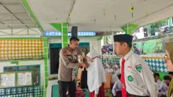 Cegah Perundungan Sejak Dini, Sat Binmas Polres Kukar Sambangi MI Asy Syauqi