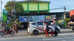 Wujudkan Keamanan dan Kelancaran, Sat Lantas Polres Kukar Sebar Personel di 21 Titik Strong Point Pagi
