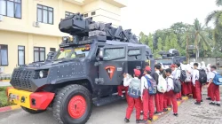 Puluhan Siswa SD di Samarinda Kunjungi Mako Brimob, Belajar Tugas Polisi Sejak Dini