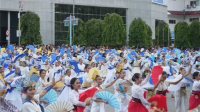 Karutan Surakarta Saksikan “Solo Menari 2026”, Ribuan Penari Semarakkan World Dance Day di Balai Kota