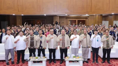 Wamenaker: Dunia Kerja Tak Hanya Lihat Ijazah, Tapi juga Kompetensi