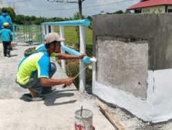 Sinergitas Polri dan Masyarakat Bahu Membahu Bangun “Jembatan Merah Putih Presisi” di Sungai Mandau