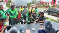 Sapa Pengemudi Ojol di Hari Buruh, Sidokkes Polres Kukar Gelar Cek Kesehatan Gratis