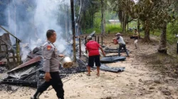 Respon Cepat Polsek Loa Janan: Pastikan Keselamatan Lansia dalam Musibah Kebakaran di Purwajaya