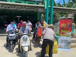 Pererat Silaturahmi, Polsek Loa Kulu Gelar Aksi ‘Jumat Berkah’ di Masjid Al Mu’minun Desa Sumber Sari